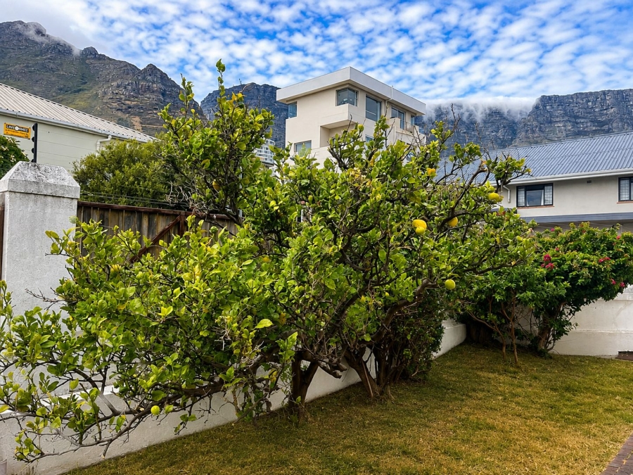 2 Bedroom Property for Sale in Vredehoek Western Cape
